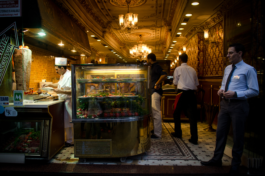  Restauracja Street Nikon D7000 AF-S Zoom-Nikkor 17-55mm f/2.8G IF-ED Stambuł 0 noc uliczne jedzenie restauracja ulica rynek Miasto