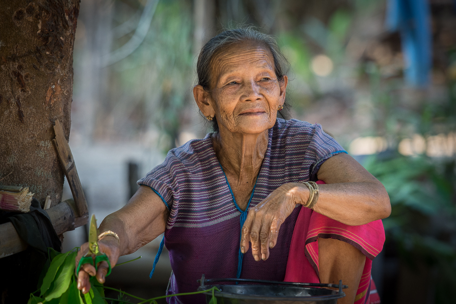  wiosce Ludzie Nikon D7200 AF-S Nikkor 70-200mm f/2.8G 0 Myanmar ludzie kobieta osoba plemię świątynia człowiek emeryt uśmiech dziewczyna