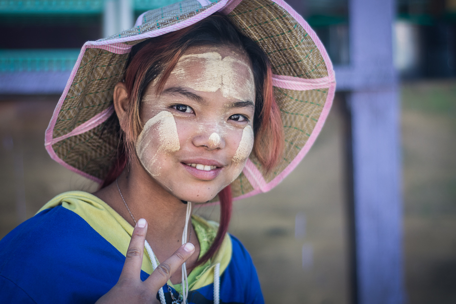  Dziewczyna Ludzie Nikon D7200 Nikkor 50mm f/1.8D 0 Myanmar Twarz skóra dziecko dziewczyna oko piękno nakrycie głowy uśmiech modne dodatki zabawa