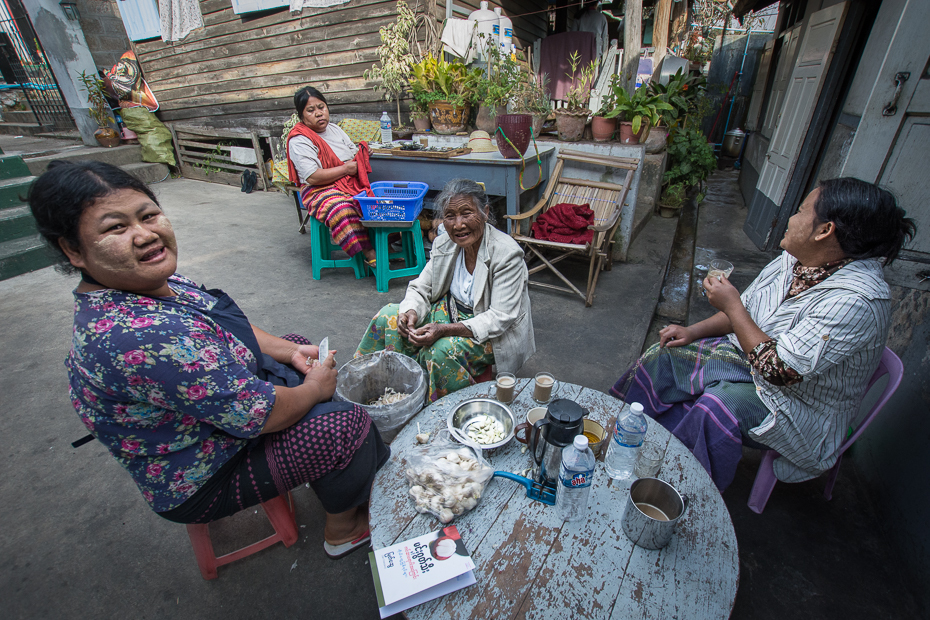  Przygotowanie obiadu Ludzie Nikon D7100 Sigma 10-20mm f/3.5 HSM 0 Myanmar świątynia rekreacja zabawa roślina ulica drzewo dziewczyna kwiat