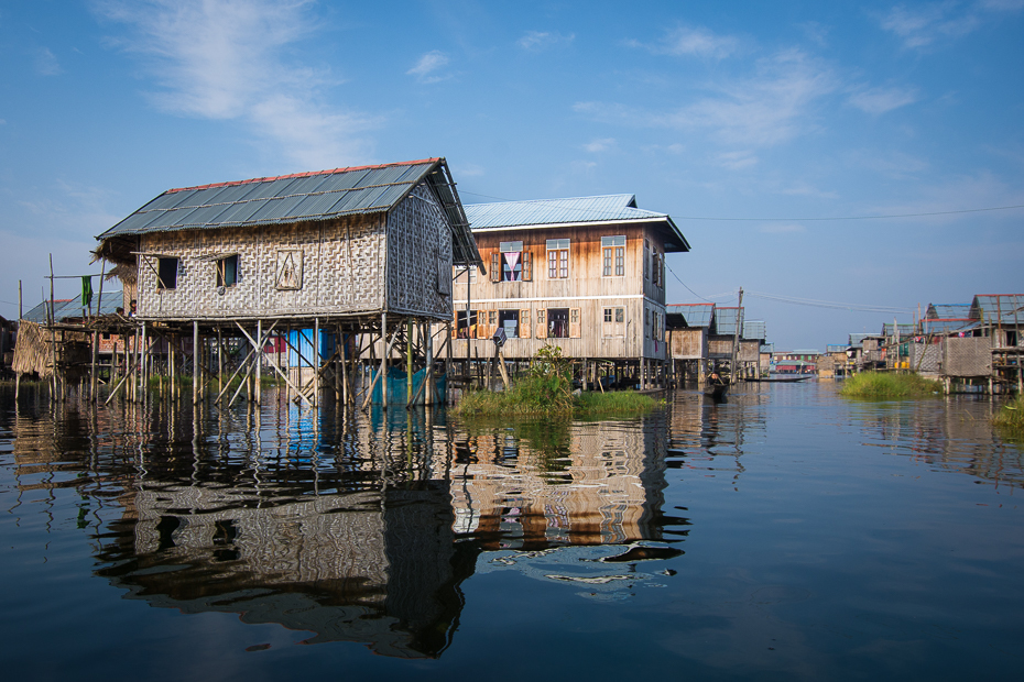  Dom wodzie Jezioro Inle Nikon D7200 Sigma 10-20mm f/3.5 HSM 0 Myanmar odbicie woda arteria wodna niebo zbiornik wodny miasto rzeka dom kanał Bank