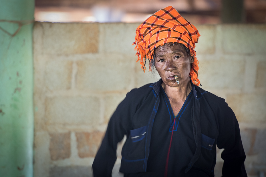  targowisku Jezioro Inle Nikon D7100 AF-S Nikkor 70-200mm f/2.8G 0 Myanmar nakrycie głowy człowiek świątynia dziewczyna zabawa uśmiech emeryt