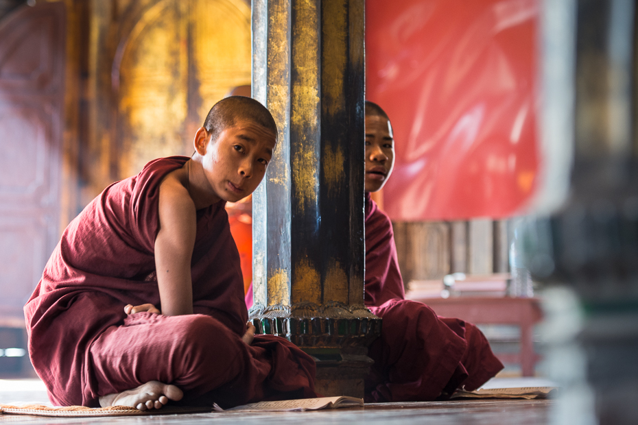  Shwe Yan Pyay Jezioro Inle Nikon D7200 AF-S Nikkor 70-200mm f/2.8G 0 Myanmar świątynia mnich dziewczyna