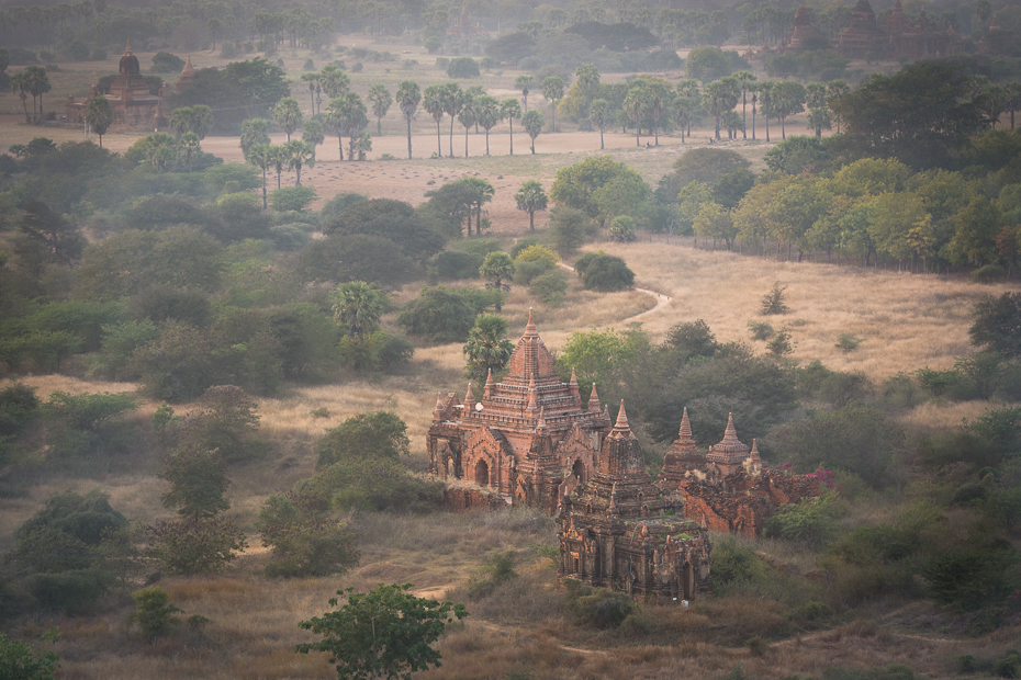  Bagan Miejsca Nikon D7100 AF-S Nikkor 70-200mm f/2.8G 0 Myanmar niebo historyczna Strona Strona archeologiczna obszar wiejski drzewo ranek wzgórze wioska krajobraz Historia starożytna