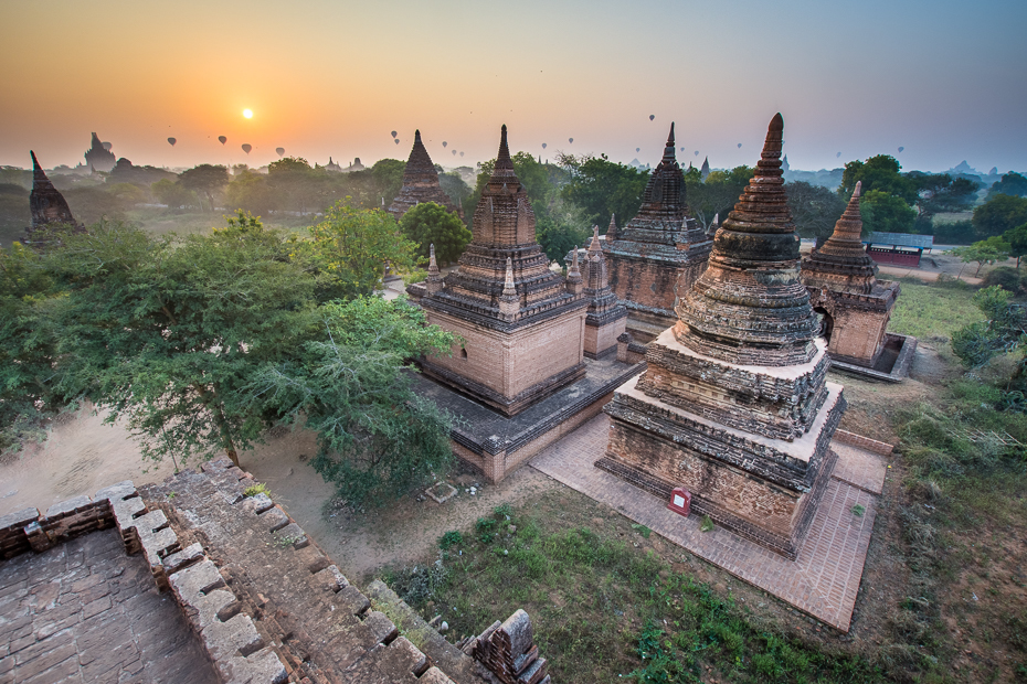  Bagan Miejsca Nikon D7200 Sigma 10-20mm f/3.5 HSM 0 Myanmar historyczna Strona punkt orientacyjny Strona archeologiczna atrakcja turystyczna Historia starożytna ranek niebo świątynia drzewo turystyka