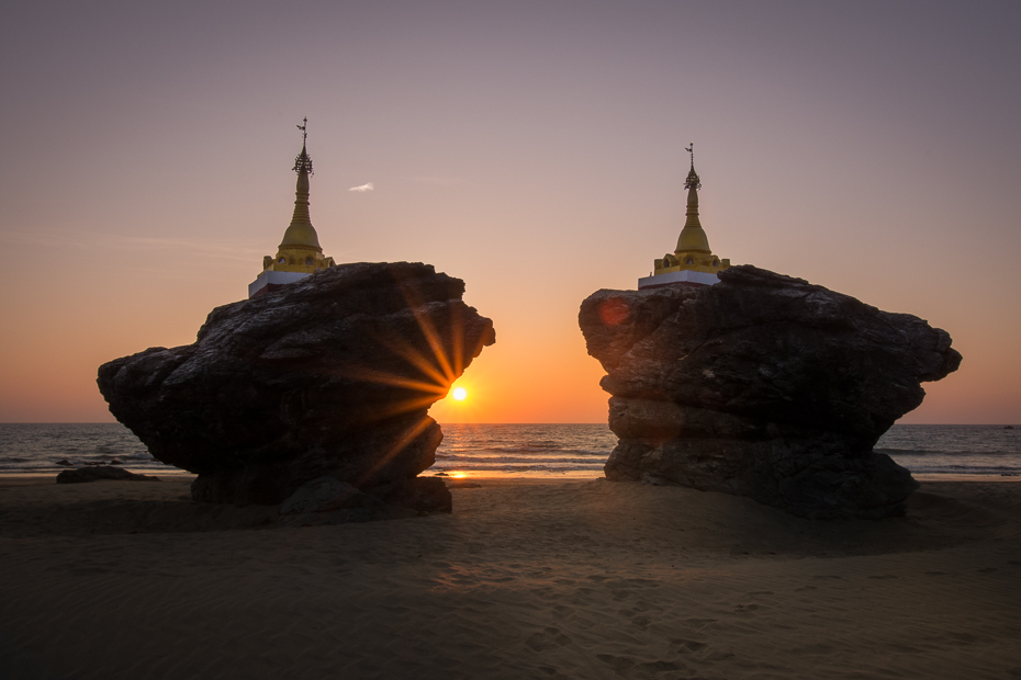  Plaża Ngwesaung Miejsca Nikon D7200 Sigma 10-20mm f/3.5 HSM 0 Myanmar morze zbiornik wodny niebo horyzont wschód słońca skała Wybrzeże zachód słońca ocean