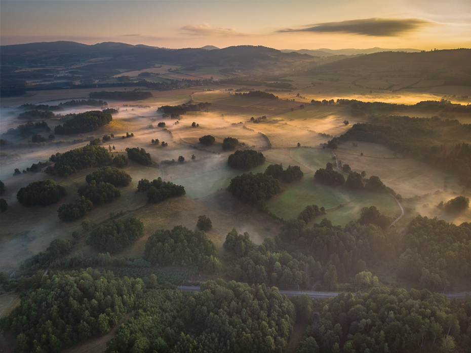  Sokolik 0 Mavic Air świt niebo ranek atmosfera zamglenie wzgórze średniogórze krajobraz obszar wiejski Fotografia lotnicza