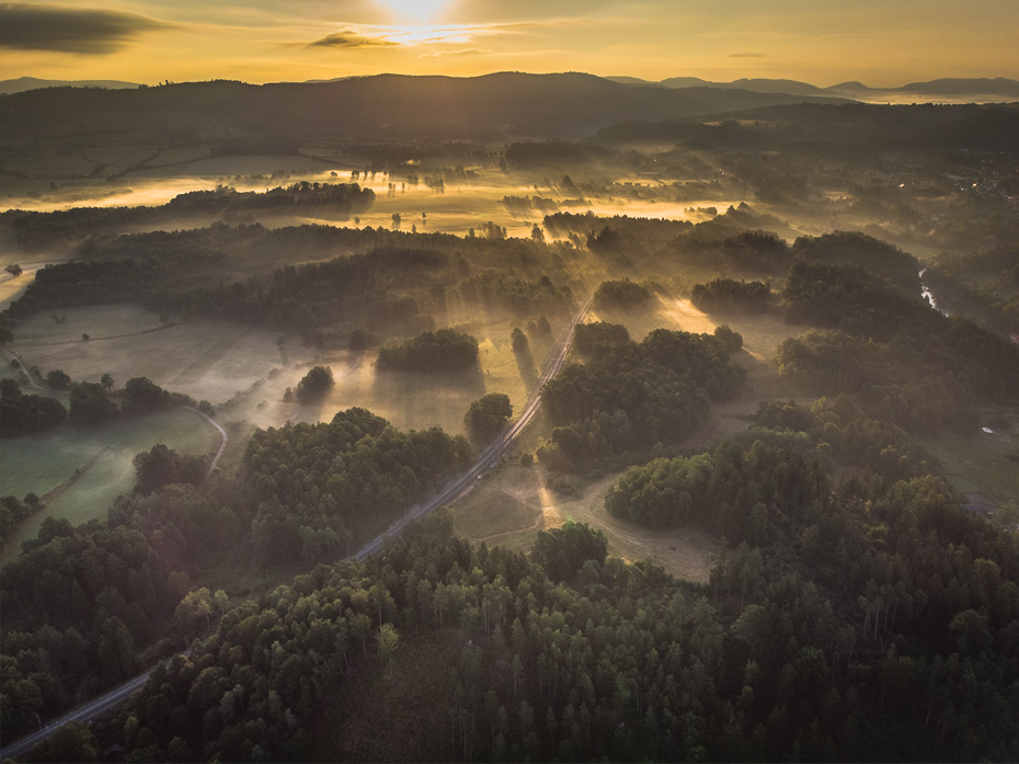  Sokolik 0 Mavic Air niebo świt atmosfera ranek wschód słońca zamglenie średniogórze światło słoneczne horyzont wzgórze