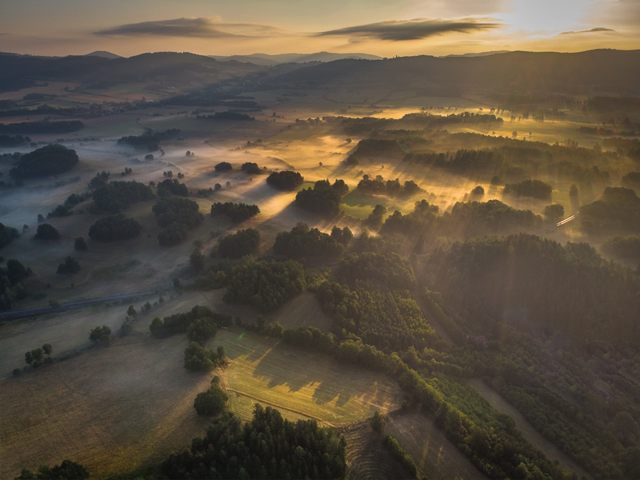  Sokolik 0 Mavic Air Fotografia lotnicza niebo świt atmosfera średniogórze wzgórze ranek obszar wiejski zamglenie światło słoneczne