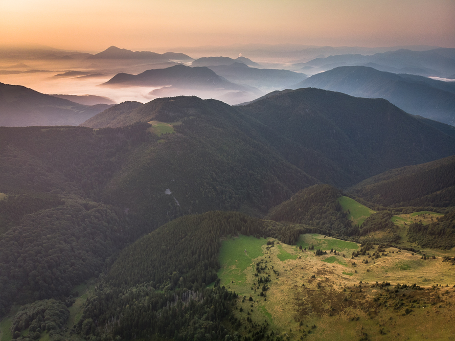  Mała Fatra 0 Mala Mavic Air średniogórze górzyste formy terenu niebo wzgórze Góra pustynia grzbiet ranek stacja na wzgorzu zamontuj scenerię