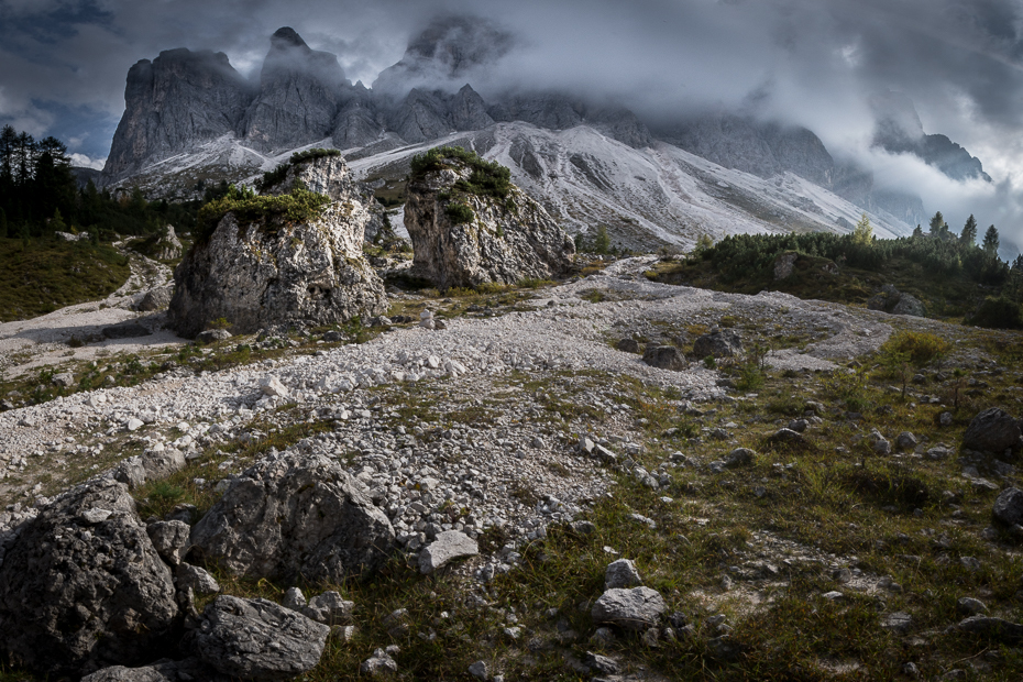  Puez Odle National Park 0 Dolomity Nikon D7200 Sigma 10-20mm f/3.5 HSM niebo górzyste formy terenu Góra pustynia skała Chmura średniogórze pasmo górskie trawa krajobraz