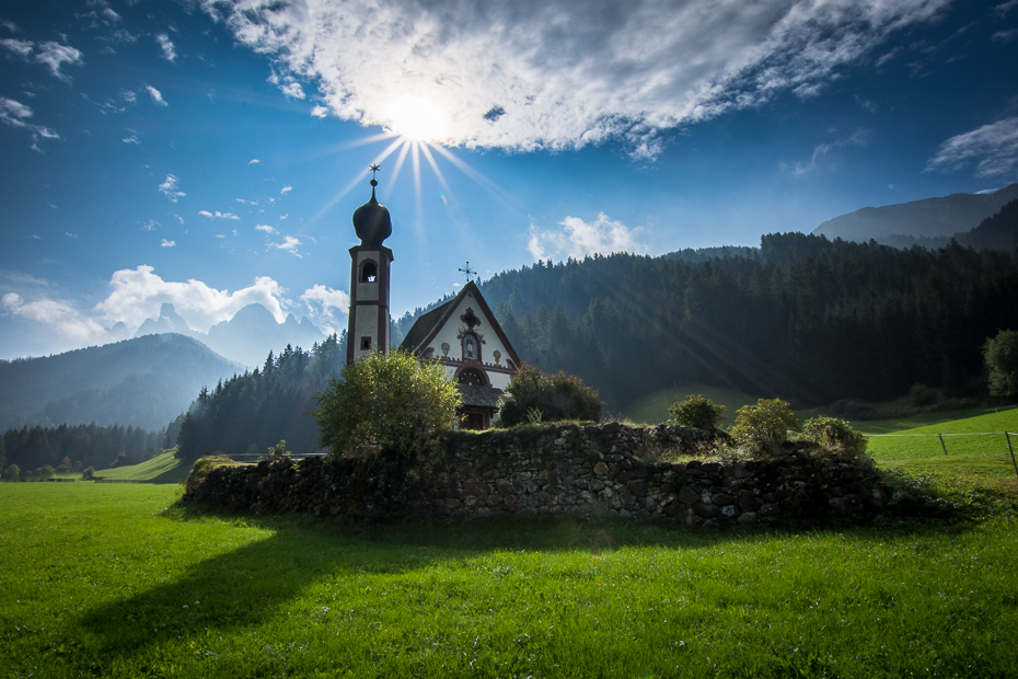  Santa Maddalena 0 Dolomity Nikon D7200 Sigma 10-20mm f/3.5 HSM Natura niebo górzyste formy terenu punkt orientacyjny zamontuj scenerię pasmo górskie średniogórze trawa łąka Góra