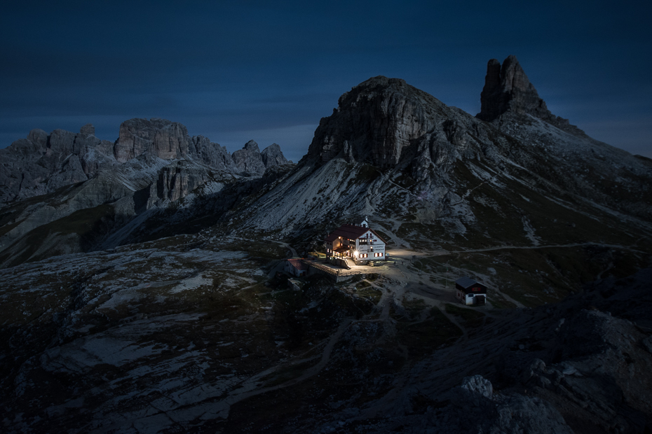  Rifugio Locatelli 0 Dolomity Nikon D7200 Sigma 10-20mm f/3.5 HSM Góra górzyste formy terenu niebo pustynia skała zjawisko geologiczne pasmo górskie zrzut ekranu teren ciemność