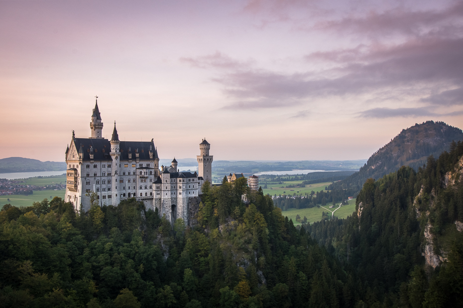  Zamek Neuschwanstein 0 Dolomity Nikon D7200 Sigma 10-20mm f/3.5 HSM niebo górzyste formy terenu Natura punkt orientacyjny Chmura Góra pasmo górskie drzewo ranek zamek