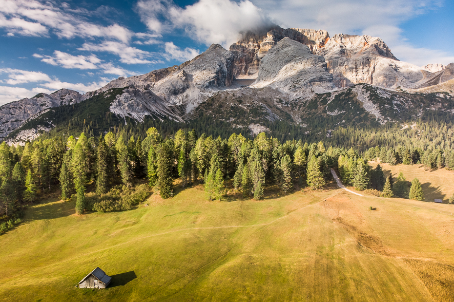  Prato Piazza 0 Dolomity Mavic Air górzyste formy terenu Natura pustynia Góra niebo pasmo górskie zamontuj scenerię drzewo łąka średniogórze