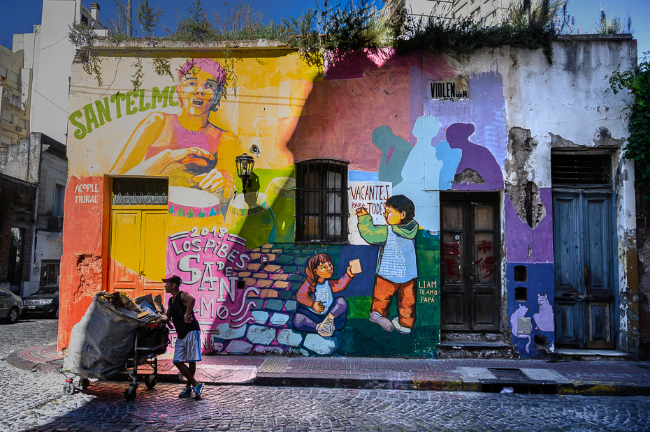  Mural Buenos Aires Nikon Nikkor 24-70mm f/4 0 Patagonia sąsiedztwo Ściana Sztuka uliczna fresk miasto żółty sztuka fasada ulica niebo