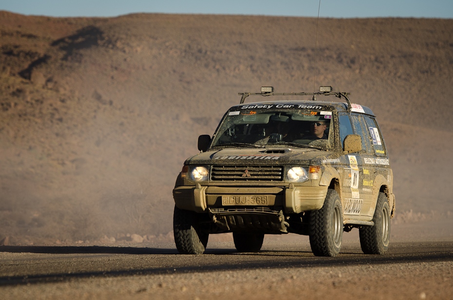  Team 01: Mitsubishi Pajero Rajdowe Nikon D7000 AF-S Nikkor 70-200mm f/2.8G Budapeszt Bamako 0 samochód pojazd poza trasami pustynia eoliczny krajobraz pojazd silnikowy off wyścigi drogowe rodzaj transportu transport rajd