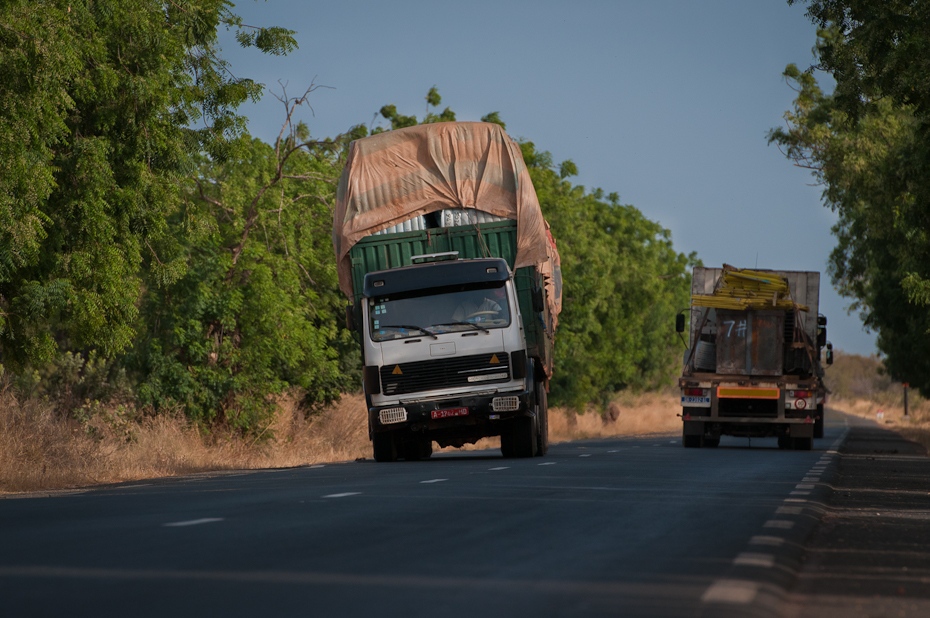  Kontrola przechyłu Senegal Nikon D300 AF-S Nikkor 70-200mm f/2.8G Budapeszt Bamako 0 Droga transport pojazd silnikowy pojazd pojazd lądowy samochód infrastruktura pas ruchu rodzaj transportu pojazd użytkowy