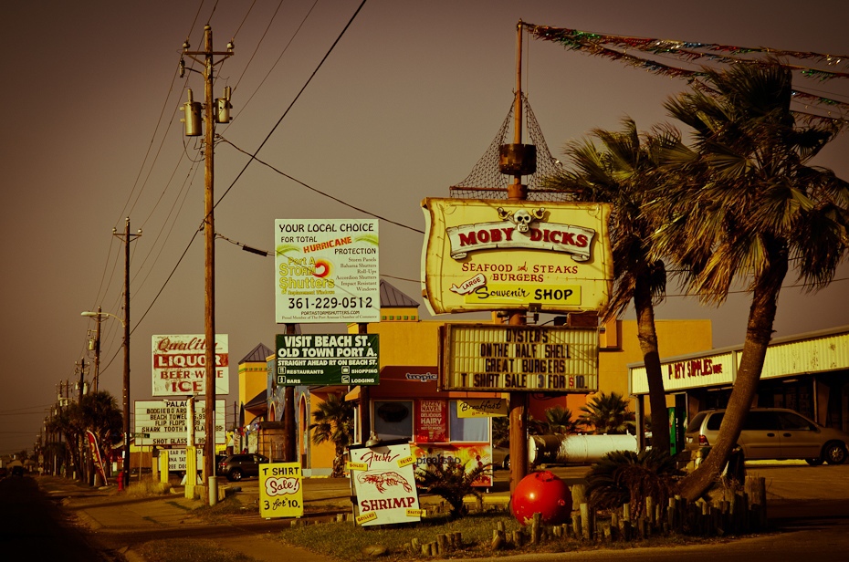  Port Aransas Polyesterday Nikon D7000 AF-S Zoom-Nikkor 17-55mm f/2.8G IF-ED Texas 0 noc Miasto niebo wieczór