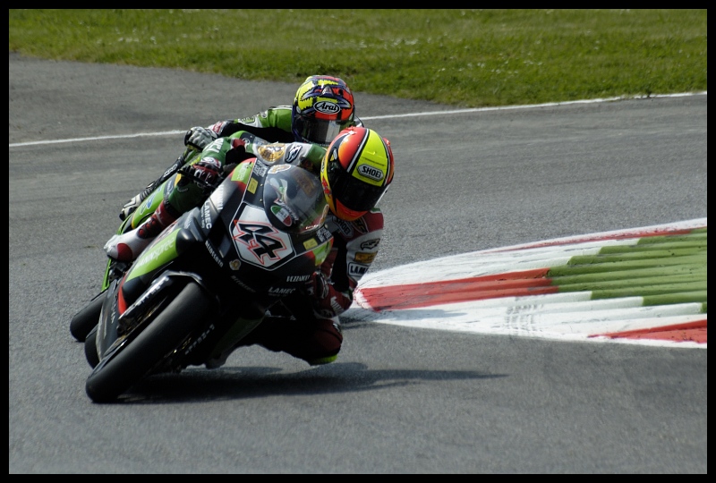  #44 Monza Superbike monza superbike corona extra hanspree Nikon D70 Sigma APO 70-300mm f/4-5.6 Macro Sport Grand Prix wyścigi motocyklowe wyścigi tor wyścigowy samochód wyścigi drogowe miejsce sportowe wyścig motocyklowy Wyścigi superbike motocykl pojazd