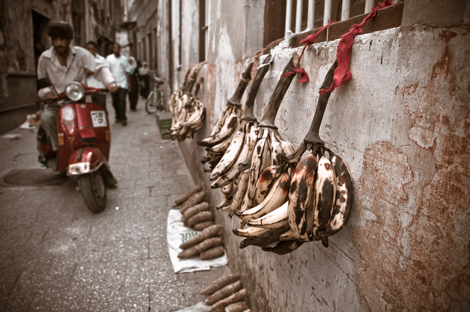  Stone Town Nikon D300 AF-S Nikkor 70-200mm f/2.8G Zanzibar 0 ulica pojazd