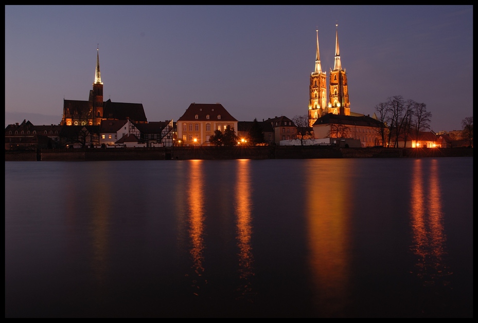  Ostrów Tumski Architektura Nikon D200 AF-S Zoom-Nikkor 18-70mm f/3.5-4.5G IF-ED odbicie noc punkt orientacyjny niebo woda wieczór Miasto cityscape zmierzch architektura