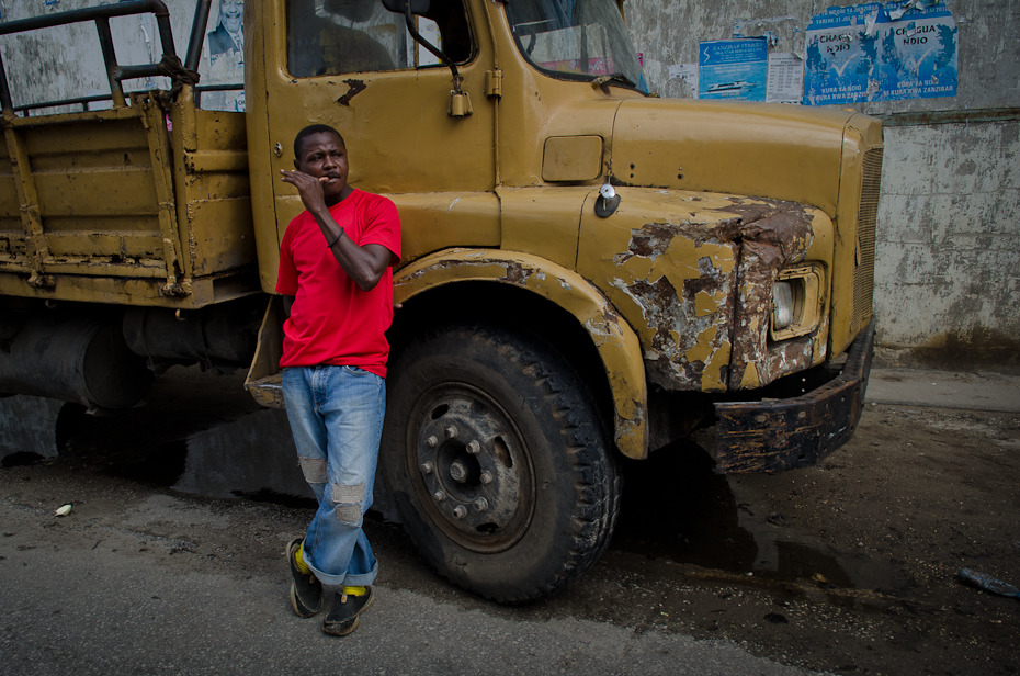  Stone town Town Nikon D7000 AF-S Zoom-Nikkor 17-55mm f/2.8G IF-ED Zanzibar 0 pojazd silnikowy pojazd samochód rodzaj transportu transport ciężarówka opona samochodowa pojazd użytkowy opona system kół samochodowych