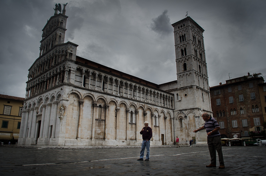  Lucca Toskania 0 Nikon D7000 AF-S Zoom-Nikkor 17-55mm f/2.8G IF-ED niebo budynek punkt orientacyjny rynek miejski miasto historia Miasto wieża architektura średniowieczna atrakcja turystyczna