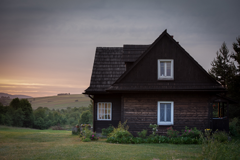  Beskid niski Krajobraz nikon d750 Sigma 15-30mm f/3.5-4.5 Aspherical Dom dom niebo własność Chata dom wiejski Chmura obszar wiejski nieruchomość ranek