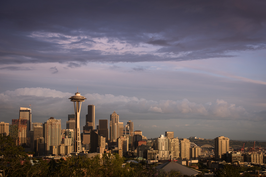  Space needle 0 Seattle nikon d750 Nikon AF-S Nikkor 70-200mm f/2.8G obszar Metropolitalny niebo sylwetka na tle nieba Miasto cityscape obszar miejski Chmura dzień metropolia drapacz chmur