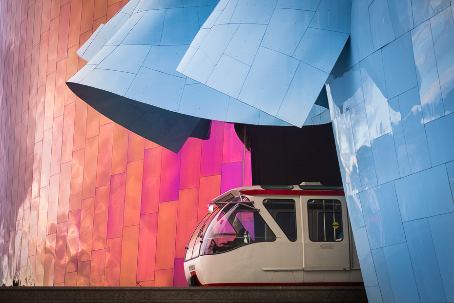  EMP Museum 0 Seattle nikon d750 Sigma 15-30mm f/3.5-4.5 Aspherical niebieski różowy fioletowy architektura niebo projekt kąt światło dzienne przestrzeń