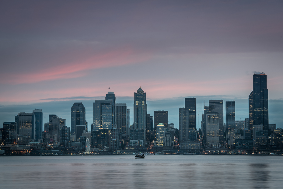  Downtown 0 Seattle nikon d750 Nikon AF-S Nikkor 70-200mm f/2.8G sylwetka na tle nieba cityscape Miasto obszar miejski drapacz chmur obszar Metropolitalny niebo metropolia odbicie dzień