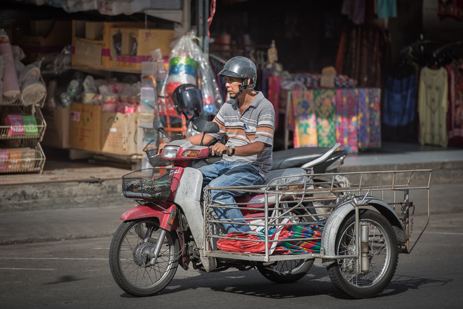  Sklep kołach Small business nikon d750 Nikon AF-S Nikkor 70-200mm f/2.8G Tajlandia 0 pojazd lądowy motocykl pojazd silnikowy pojazd samochód ulica motocykli rodzaj transportu miejsce publiczne Droga