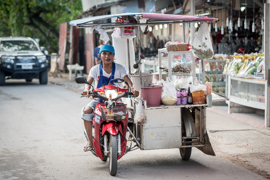  Sklep kołach Small business nikon d750 Nikon AF-S Nikkor 70-200mm f/2.8G Tajlandia 0 pojazd lądowy pojazd transport ulica rodzaj transportu pojazd silnikowy sprzedawca motocykl Droga