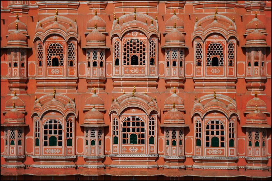  Hawa Mahal Architektura Nikon D200 AF-S Zoom-Nikkor 17-55mm f/2.8G IF-ED Indie 0 punkt orientacyjny pałac budynek cegła fasada architektura średniowieczna łuk klasyczna architektura historyczna Strona okno