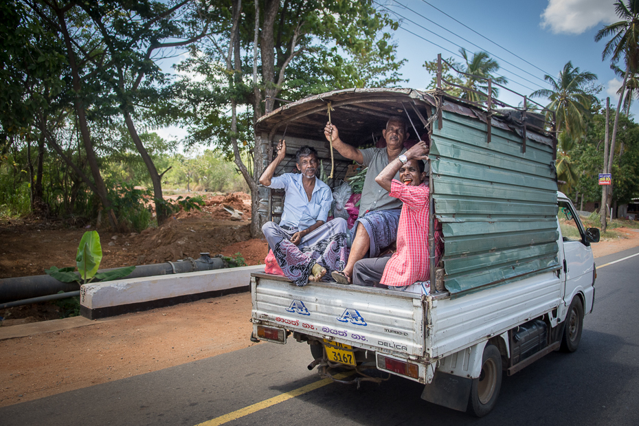  drodze Street Nikon D7200 AF-S Zoom-Nikkor 17-55mm f/2.8G IF-ED Sri Lanka 0 transport pojazd samochód rodzaj transportu pojazd silnikowy drzewo roślina podróżować Droga