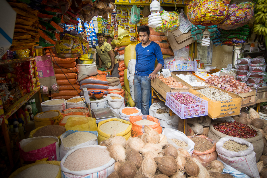  Bazar Street Nikon D7200 Sigma 15-30mm f/3.5-4.5 Aspherical Sri Lanka 0 rynek bazar sprzedawca miejsce publiczne produkować sklepikarz sprzedawanie Miasto towar