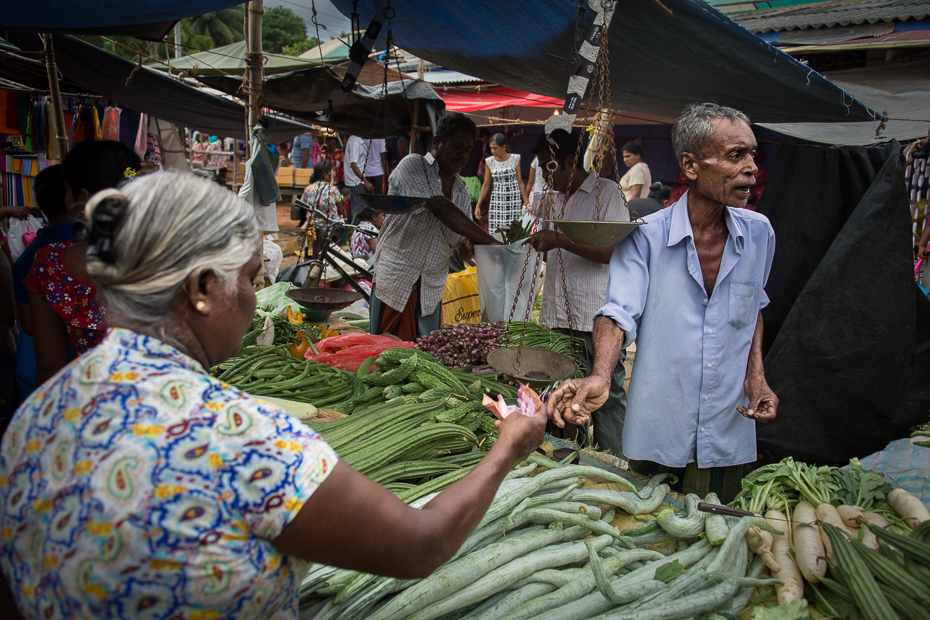  Zawarcie transakcji Street Nikon D7200 AF-S Zoom-Nikkor 17-55mm f/2.8G IF-ED Sri Lanka 0 rynek sprzedawca miejsce publiczne stoisko bazar produkować lokalne jedzenie sprzedawanie jedzenie