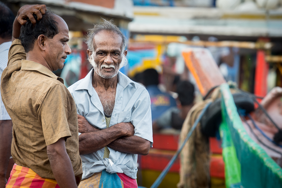  Trudna rada Street Nikon D7200 AF-S Nikkor 70-200mm f/2.8G Sri Lanka 0 świątynia rekreacja tłum