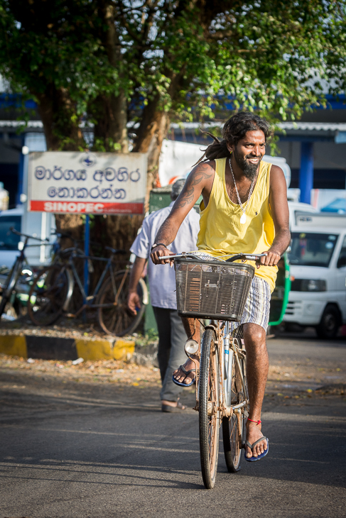  Rowerem ryby Street Nikon D7200 AF-S Nikkor 70-200mm f/2.8G Sri Lanka 0 pojazd lądowy rower Droga pojazd samochód ulica Jazda rowerem infrastruktura pas ruchu migawka