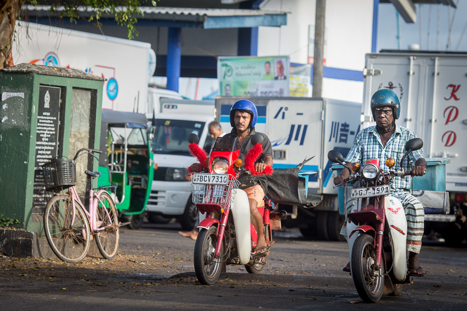  Skuterem ryby Street Nikon D7200 AF-S Nikkor 70-200mm f/2.8G Sri Lanka 0 pojazd motocykl ulica samochód motocykli Droga rekreacja wyścigi wyścigi drogowe