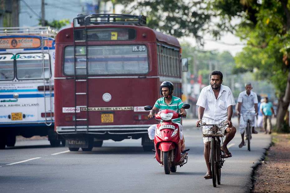  Poranny ruch uliczny Street Nikon D7200 AF-S Nikkor 70-200mm f/2.8G Sri Lanka 0 transport pojazd pojazd silnikowy rodzaj transportu ulica pas ruchu Droga pieszy ruch drogowy samochód