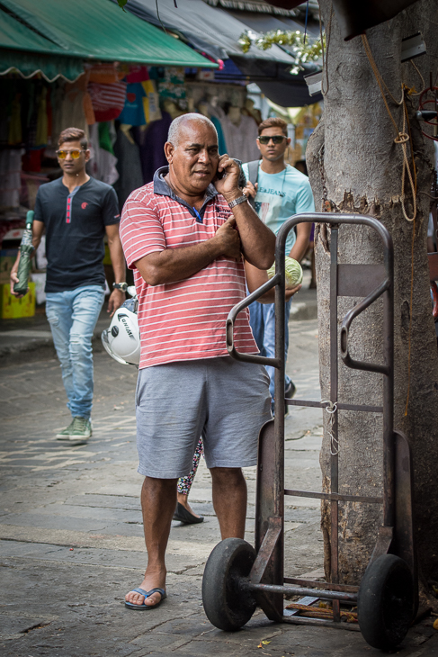  Targ Port Louis Inne Nikon D7200 AF-S Nikkor 70-200mm f/2.8G Mauritius 0 człowiek miejsce publiczne ulica Droga męski pojazd świątynia sprzedawca podróżować