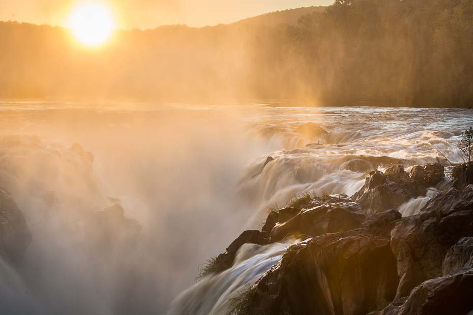  Epupa Falls Krajobraz Nikon D7100 AF-S Nikkor 70-200mm f/2.8G Namibia 0 woda zbiornik wodny niebo ranek światło słoneczne funkcja wody skała wschód słońca morze fala