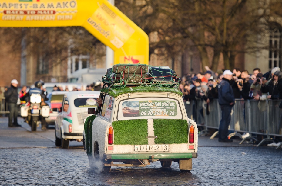  Team 154: Trabant Start rajdu Nikon D7000 AF-S Nikkor 70-200mm f/2.8G Budapeszt Bamako 0 samochód pojazd pojazd silnikowy rodzaj transportu transport ulica Samochód kompaktowy samochód miejski