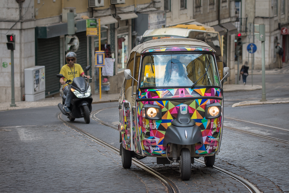  Tuk-tuk Lizbona Nikon D7200 Nikkor AF-S 70-200 f/4.0G Portugalia 0 transport pojazd lądowy pojazd silnikowy samochód pojazd ulica riksza rodzaj transportu Droga pas ruchu