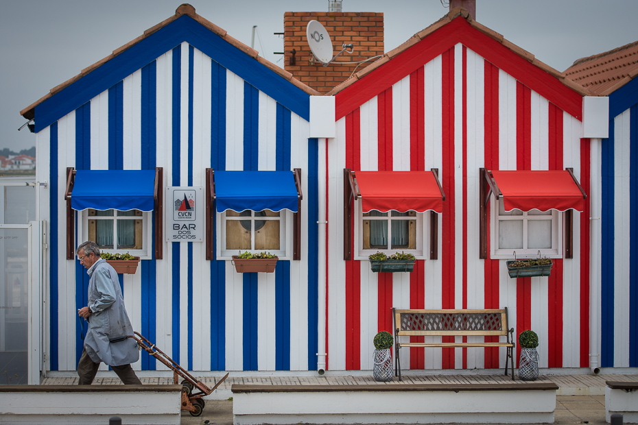  Domki paski Costa Nova Nikon D7200 AF-S Nikkor 70-200mm f/2.8G Portugalia 0 niebieski dom okno Dom fasada budynek drzwi balkon Miasto