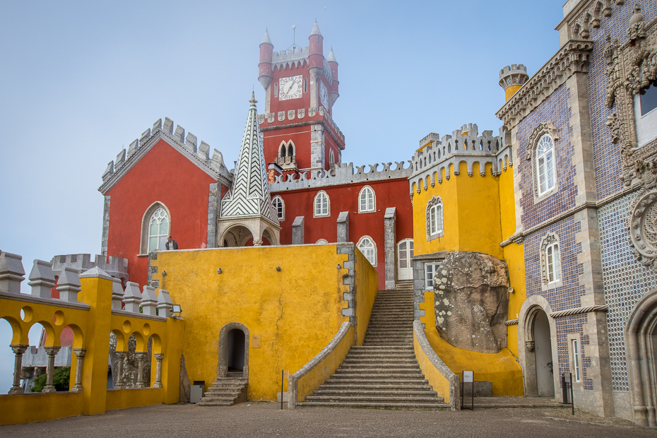  Dziedziniec pałacu Sintra Nikon D7200 Sigma 10-20mm f/3.5 HSM Portugalia 0 żółty punkt orientacyjny miasto historyczna Strona budynek Ściana niebo atrakcja turystyczna Miasto architektura średniowieczna