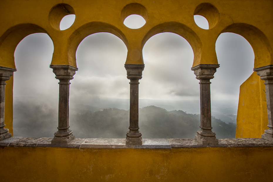  Widok pałacu Sintra Nikon D7200 Sigma 10-20mm f/3.5 HSM Portugalia 0 łuk kolumna Struktura Ściana architektura arkada Historia starożytna niebo symetria okno