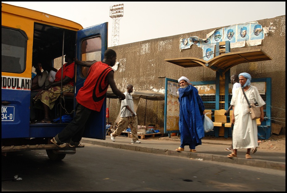  Transport miejski Dakar Nikon D200 AF-S Zoom-Nikkor 18-70mm f/3.5-4.5G IF-ED Senegal 0 pojazd samochód ulica Droga